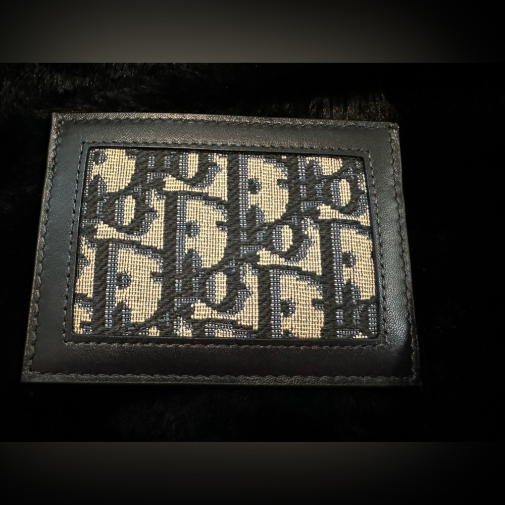 Authentic Dior Travel Kit - Picture 6 of 9